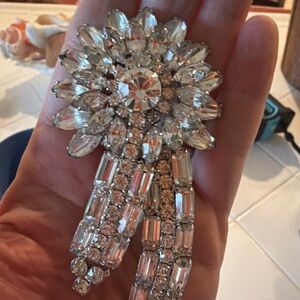 Juliana D&E sparkling starburst Brooch 4” x 2”